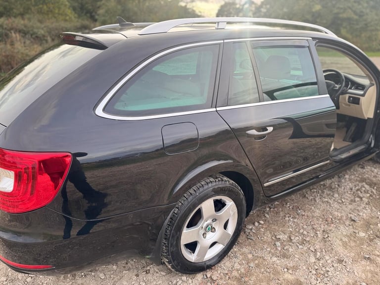 2014 Skoda Superb 2.0 TDI CR 170 Elegance 4X4 5dr DSG ESTATE DIESEL Automatic