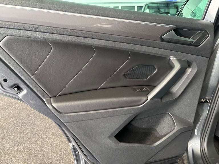 2020 Volkswagen Tiguan 2.0 TSi 230 4Motion SEL 5dr DSG ESTATE PETROL Automatic