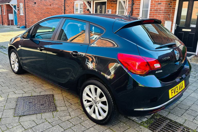 Vauxhall ASTRA J 2013 ,  1.4 PETROL 