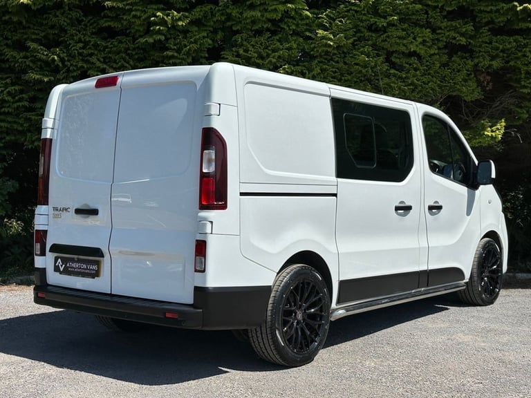2018 Renault Trafic 1.6 dCi 27 Sport Nav Crew Van Double Cab 6dr Diesel Manual SWB Euro 6 (120  C...