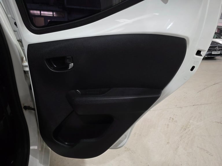 2015 Toyota AYGO 1.0 VVT-i x-pression x-wave x-shift Euro 5 5dr Euro 5 HATCHBACK Petrol Automatic