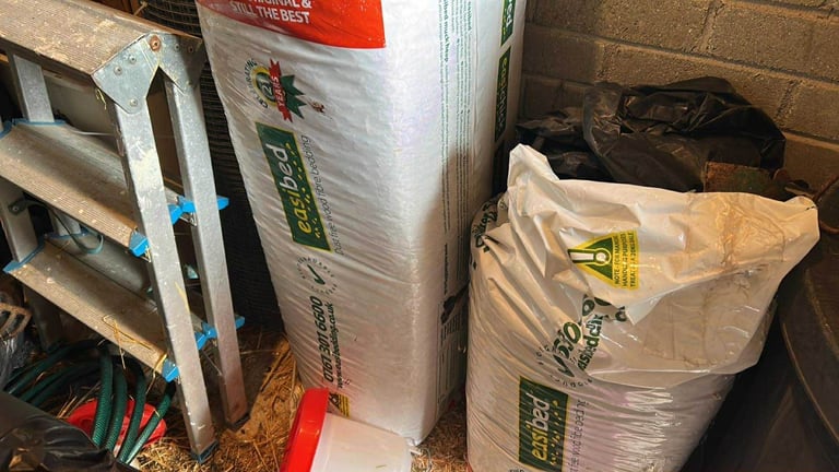 image for Easibed shredded wood bedding