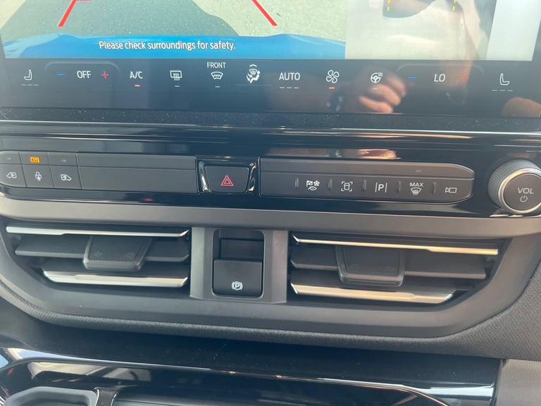 2025 Ford Tourneo Custom E-Tourneo Custom Titanium X Bus M1 340 L1 65kWh 160kw 218 RWD 1 Speed Au...