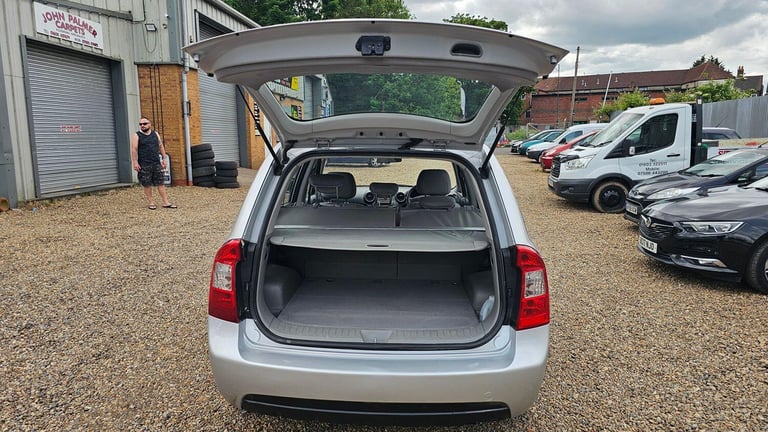 KIA CARENS 1.6 S 2009