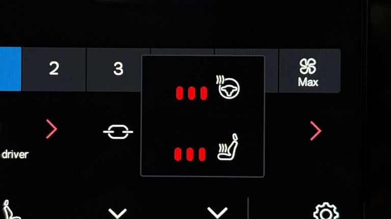 2025 Volvo XC40 2.0 B4 MHEV Ultra Bright DCT Auto Euro 6 (s/s) 5dr ESTATE Petrol/Electric Hybrid ...