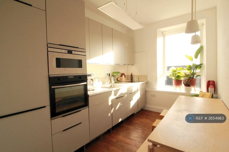 2 bedroom flat in Golfhill Drive, Glasgow, G31 (2 bed) (#2654983)