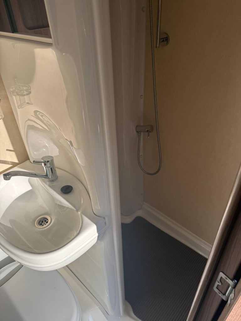 2015 - Auto Sleeper Broadway - 27,000 Miles - 2.2ltr - 2 Belts / 2 Berth