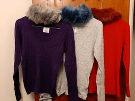 3 jumpers and 3 faux fur scarves bundle
Grey, Teal and Red colour