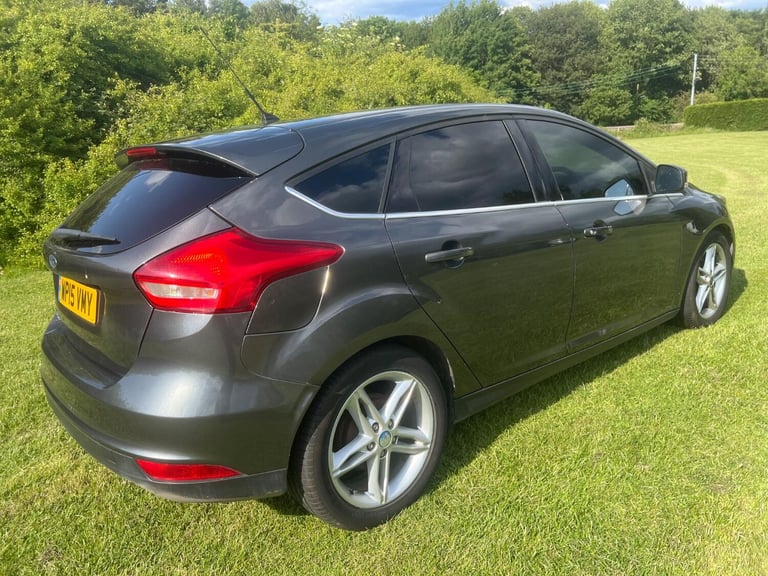 FORD FOCUS 1.6 TDCi Zetec Grey Manual Diesel 2015