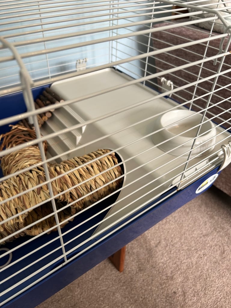 Animal Cage with Accessories H17in/43cm W37in/94cm D22in/56cm Excellent condition  D065