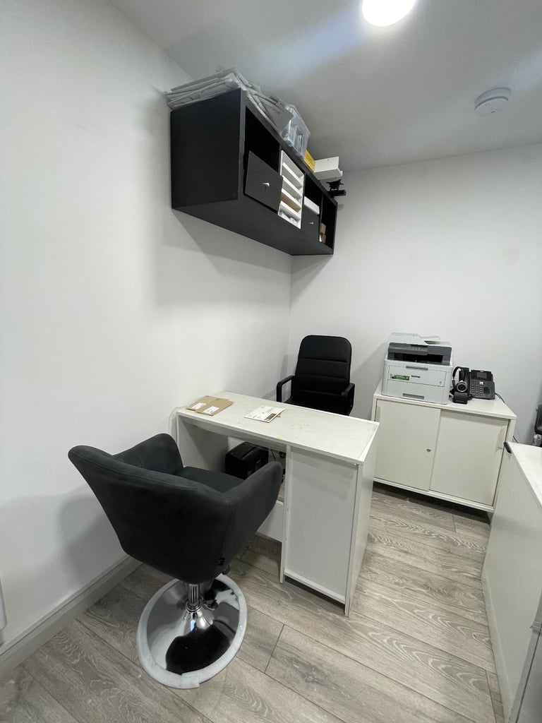 Two desks to let - Shared office space - Mile End Road E1