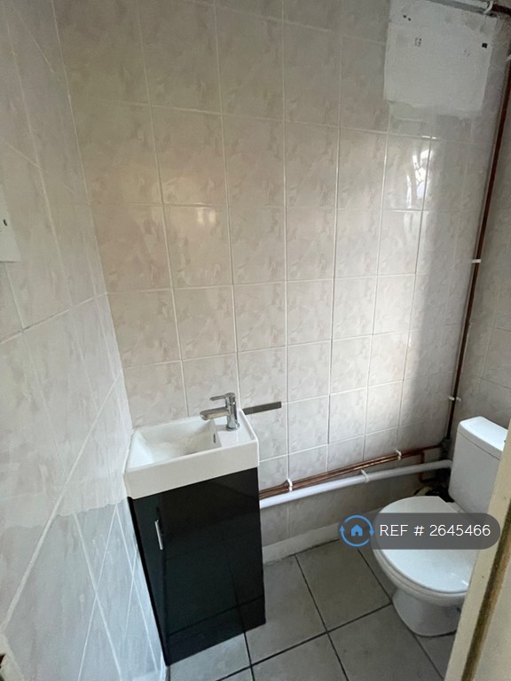 1 bedroom in Shere House, London, SE1 (#2645466)