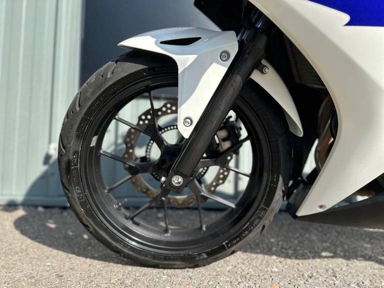 STUNNING LOW MILEAGE 2014/14 HONDA CBR500R ABS MOTORCYCLE 