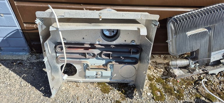 TRUMA TRUMATIC S3002P ULTRAHEAT gas and electric space heater for camper caravan motorhome.