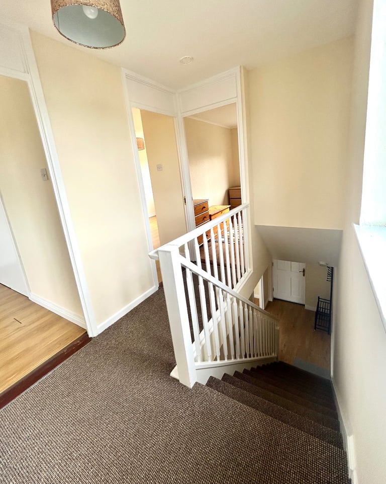 3 Bed House to Rent in Newry - Garden & Parking - Excellent Area