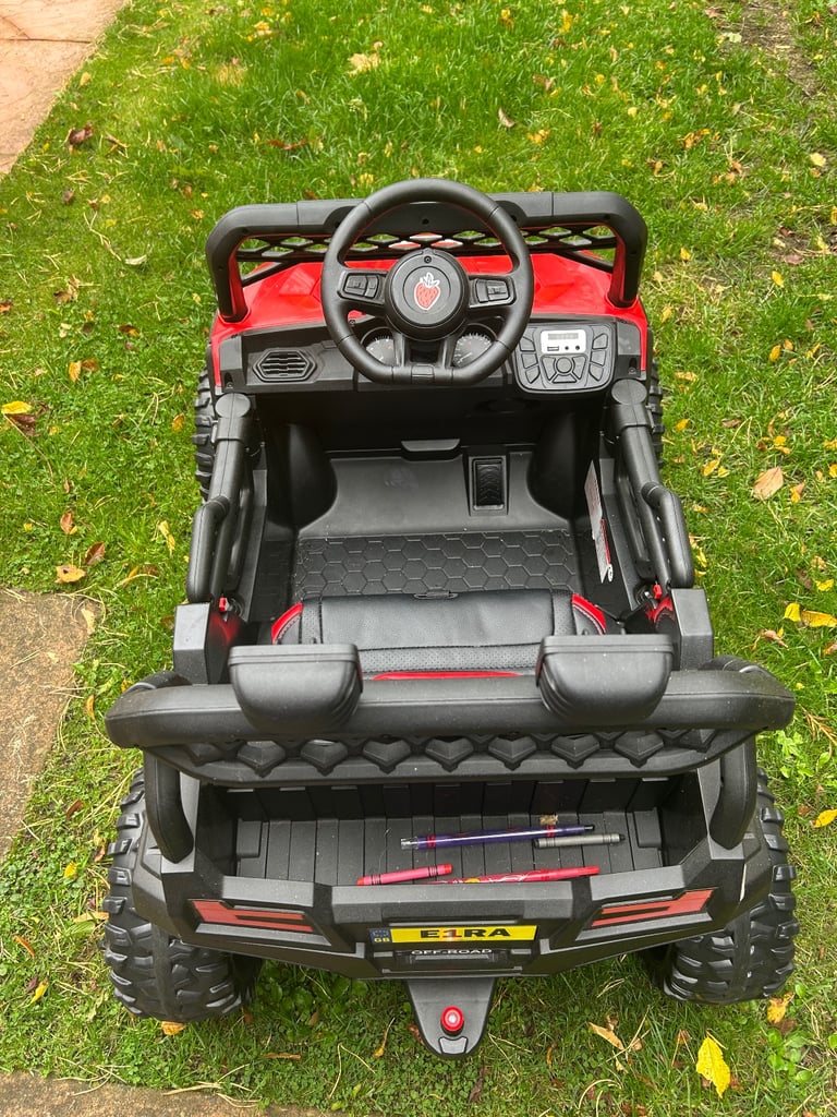 Electric jeep and trailer 