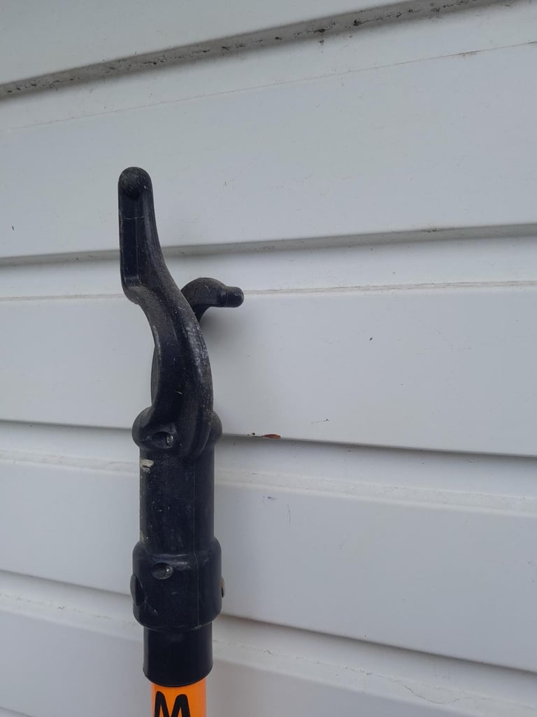 Mooring Mate - Pontoon Mooring Line Holder