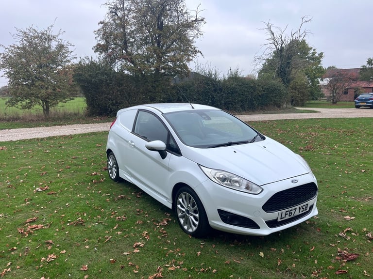 FORD FIESTA 1.5 TDCi SPORT VAN - FSH - MOT OCT 2026 -  ONE OWNER NO VAT  
