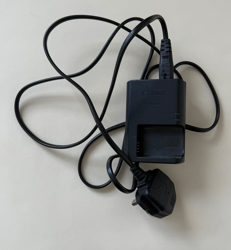 Canon EOS 100D SLR Camera