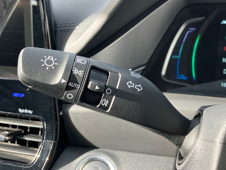 2022 Hyundai IONIQ 1.6 GDi Hybrid Premium 5dr DCT Hatchback PETROL/ELECTRIC Automatic