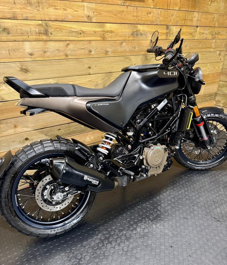 Husqvarna SVARTPILEN 401 / 2022 (72) model / JUST 447 MILES
