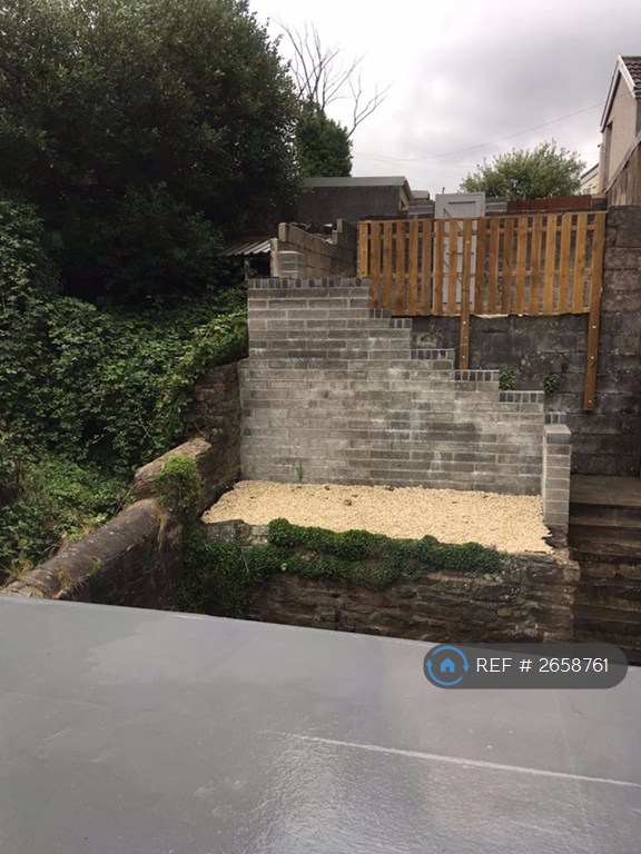 3 bedroom house in Tyisaf, Pentre, CF41 (3 bed) (#2658761)