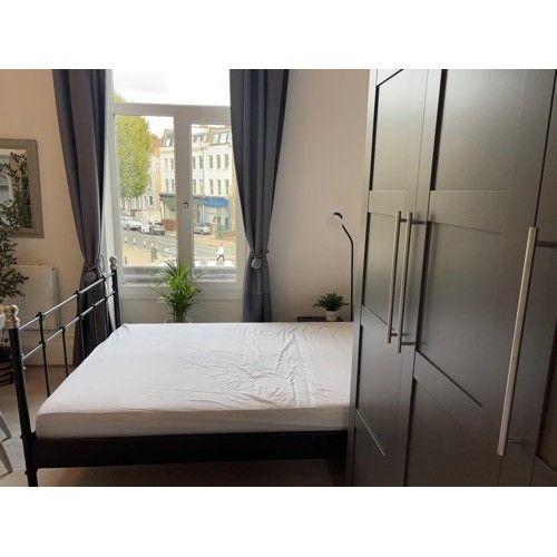Self-Contained Studio flat on Shepherds Bush Road, Hammersmith, W6 7HP **Some Bills Inc**
