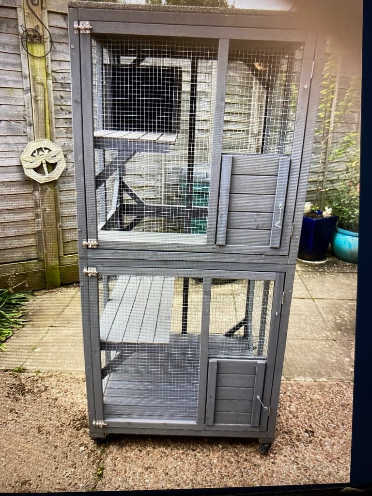 Pet outdoor cage/house