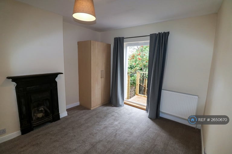 2 bedroom flat in Compton Road, Brighton, BN1 (2 bed) (#2650670)