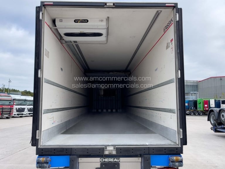 CHEREAU TWIN EVAP TRI AXLE FRIDGE TRAILER 
