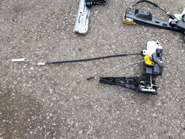 Vauxhall insignia estate tourer passenger door parts 