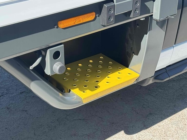  Ford Transit TDCI 130ps 350 DRW L4 Lwb 4.2 Metre Dropside with 12 Screen, A/C, Twin Rea Dropside...