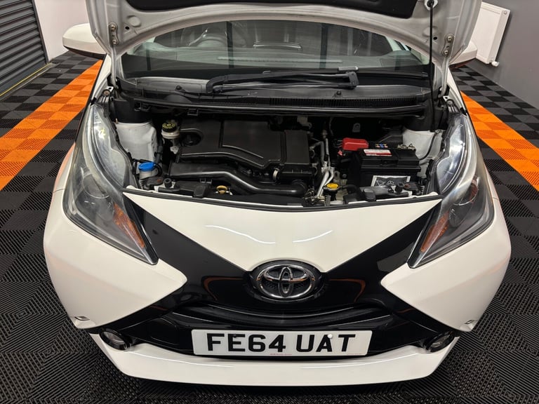 2014 Toyota AYGO 1.0 VVT-i X-Pression 5dr x-shift HATCHBACK Petrol Manual