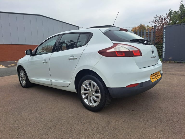 2015 Renault Megane 1.5 dCi Dynamique Nav Euro 6 (s/s) 5dr HATCHBACK Diesel Manual