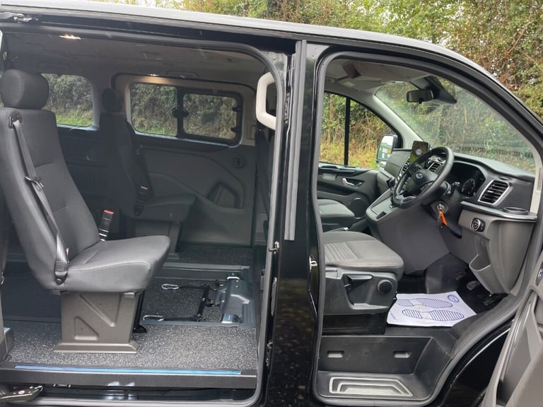  Ford Tourneo Custom 2.0 EcoBlue 130ps Titanium WHEELCHAIR ACCESSIBLE VEHICLE 4
