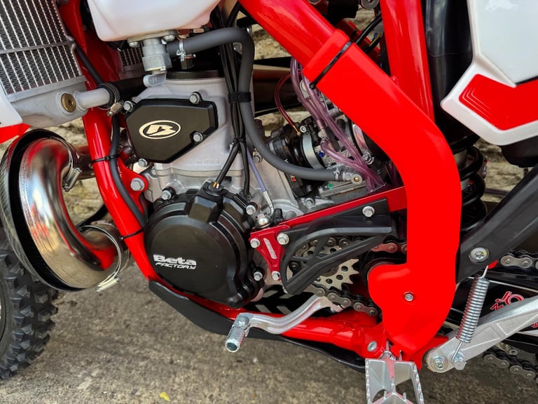 Beta RR250 X-PRO Enduro Bike, New 2025 Model, Clearance & Free Accessories 