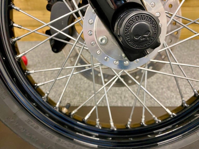 2021 Harley-Davidson FXBBS Street Bob 114, Only 5,023 Miles, Vance and Hines++