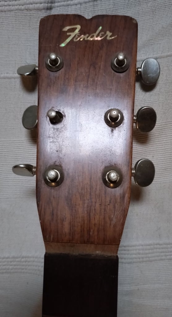 Fender F-35 70's guitar