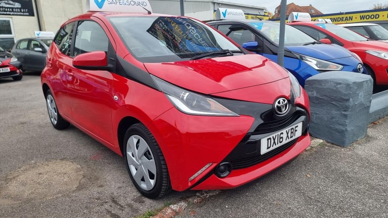 2016 Toyota AYGO 1.0 VVT-i x-play Euro 6 5dr HATCHBACK Petrol Manual