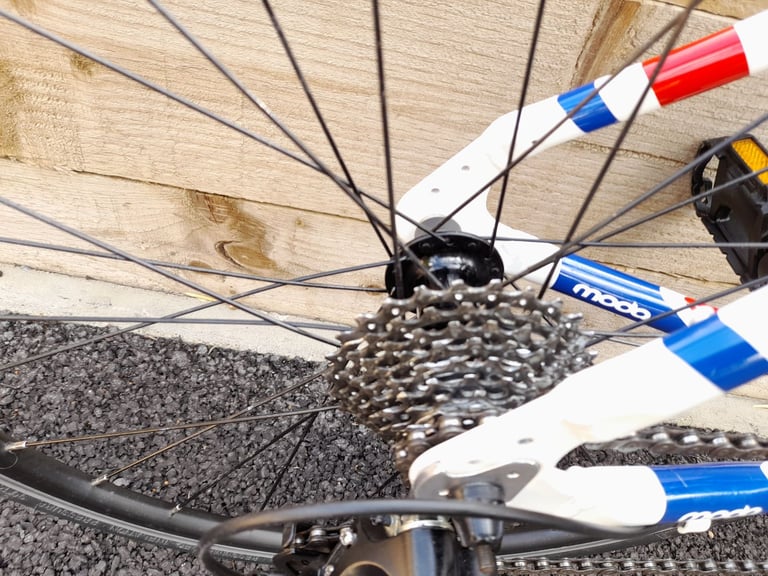Moda Minor 7-10 year old child's Road Bike 