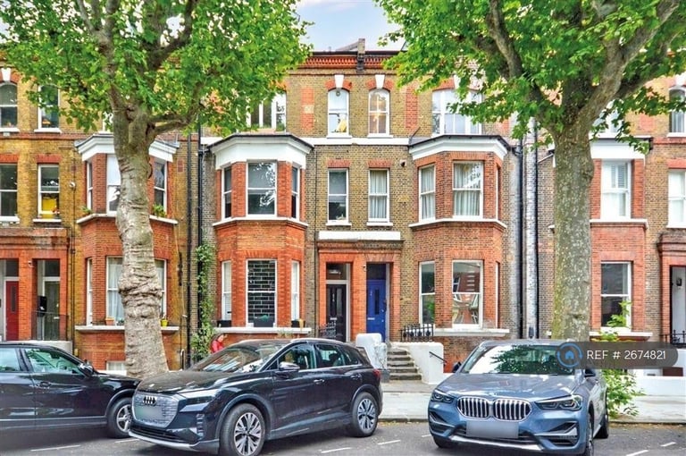 2 bedroom flat in Randolph Avenue, London, W9 (2 bed) (#2674821)