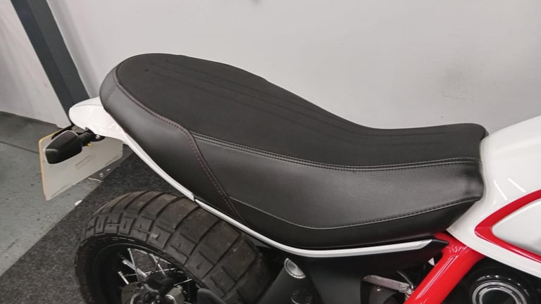 DUCATI SCRAMBLER DESERT SLED ** 12 MONTH MOT - ONE FORMER KEEPER - TAIL TIDY ** 