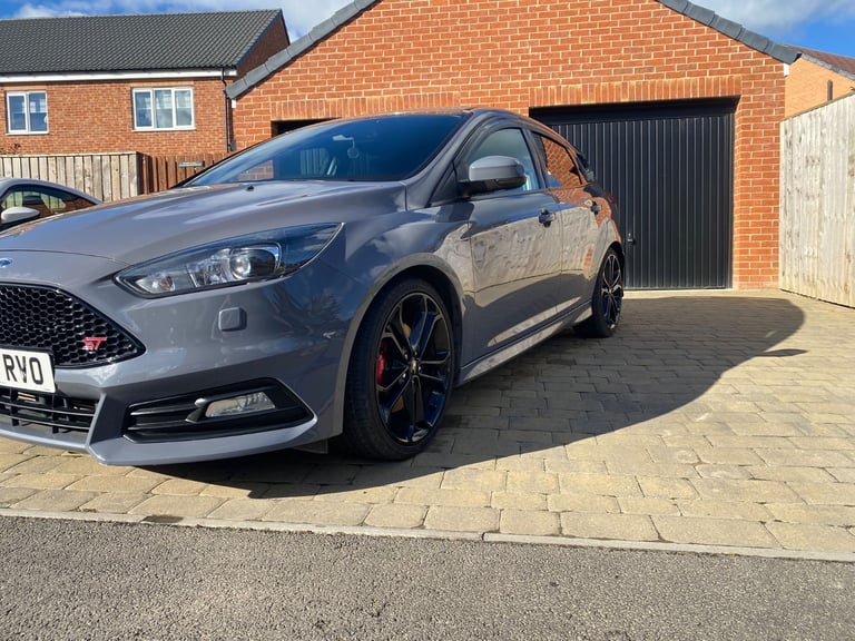 Ford, Focus st-3 2ltr petrol hatchback 2015, 5 door…. not vw 