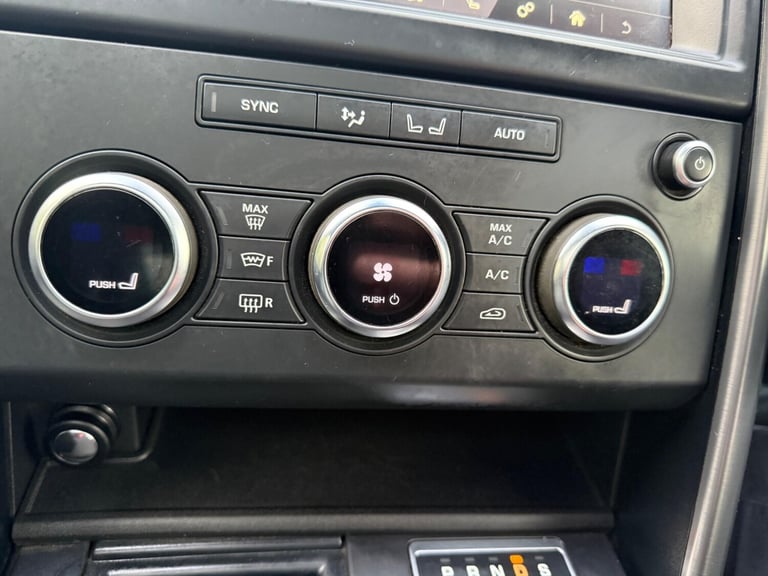 2020 Land Rover Discovery 3.0 SD6 Landmark Edition 5dr Auto ESTATE DIESEL Automatic