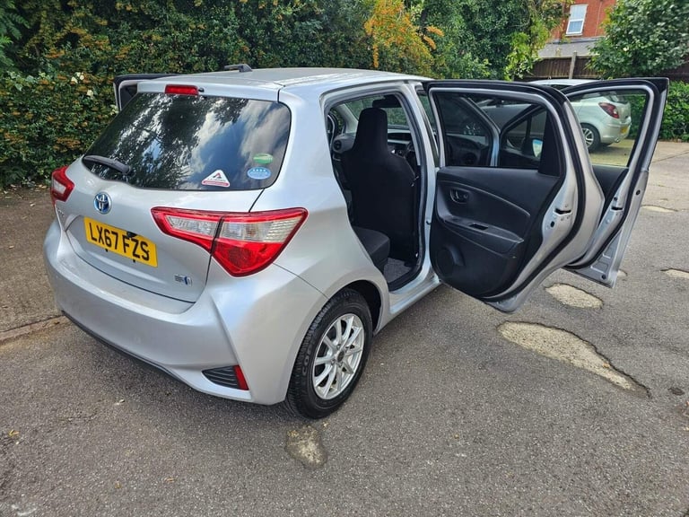 2018 Toyota Yaris 1.5 VVT-h Icon Tech E-CVT Euro 6 (s/s) 5dr Hatchback HYBRID ELECTRIC Automatic