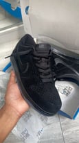 Nike dunk low x undefeated black