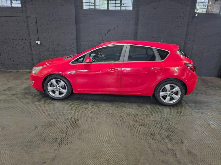 Vauxhall Astra 1.7 CDTi SRi Euro 5 5dr Diesel Manual - Image 3
