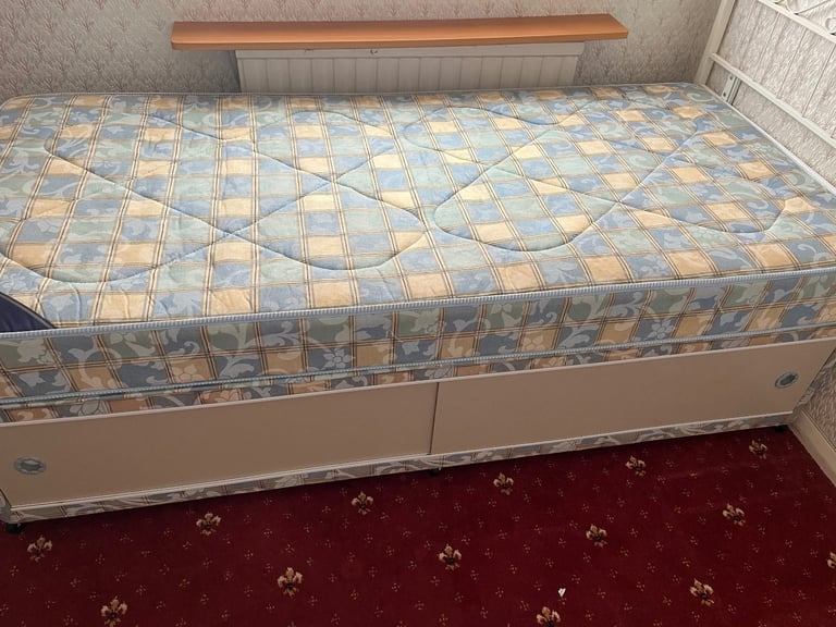 Single divan bed