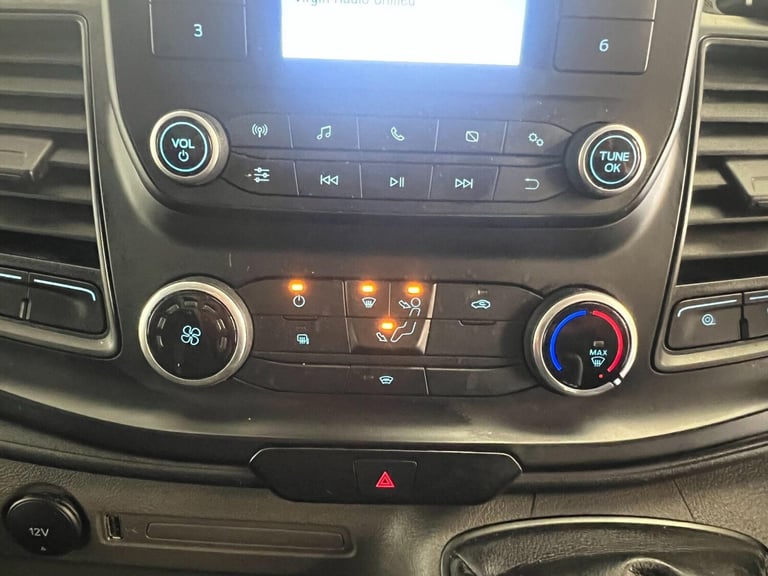 2023 Ford Transit 2.0 350 EcoBlue Leader FWD L4 Euro 6 (s/s) 2dr Luton Diesel Manual