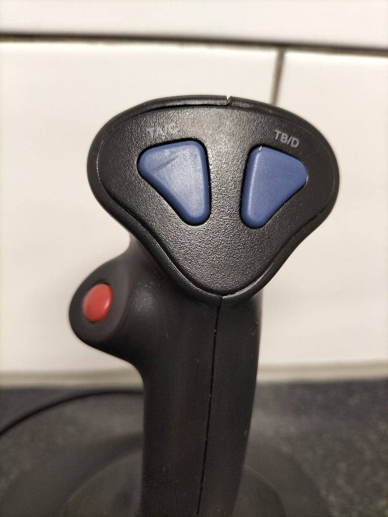 Genius Max fighter F-16 au USB, good condition 